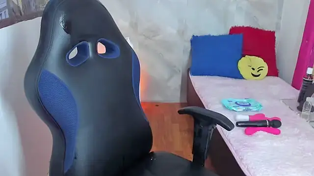 Lunastar02 online show from 03-14-26, 04:23