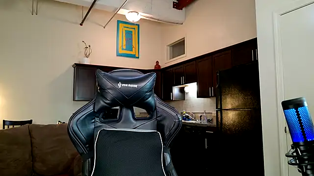 Snapshot of EveEnigma chatting on 12-23-24, 01:24 EveEnigma online show from 12-23-24, 01:24