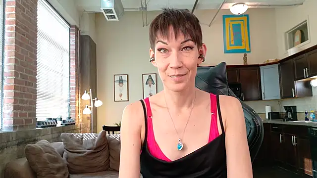 Snapshot of EveEnigma chatting on 01-15-26, 07:06 EveEnigma online show from 01-15-26, 07:06