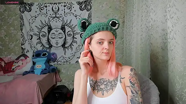 Snapshot of Cutie_Adelia chatting on 01-07-25, 04:05 Cutie Adelia online show from 01-07-25, 04:05