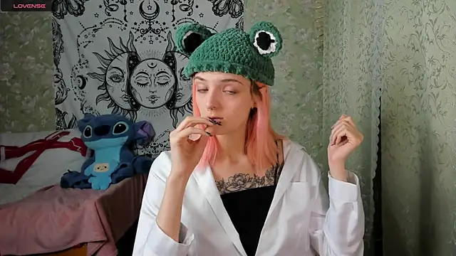 Snapshot of Cutie_Adelia chatting on 01-16-25, 01:04 Cutie Adelia online show from 01-16-25, 01:04