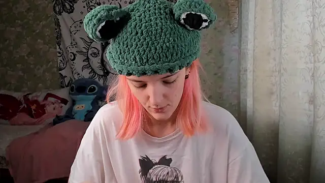 Snapshot of Cutie_Adelia chatting on 02-08-25, 10:39 Cutie Adelia online show from 02-08-25, 10:39