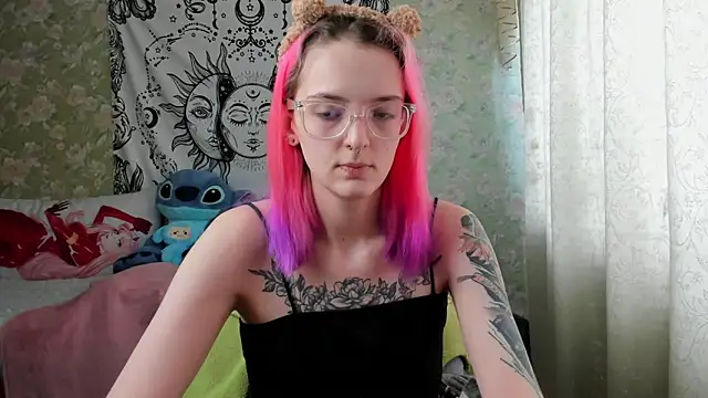 Snapshot of Cutie_Adelia chatting on 02-28-25, 07:37 Cutie Adelia online show from 02-28-25, 07:37