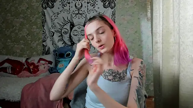 Snapshot of Cutie_Adelia chatting on 03-10-25, 10:15 Cutie Adelia online show from 03-10-25, 10:15