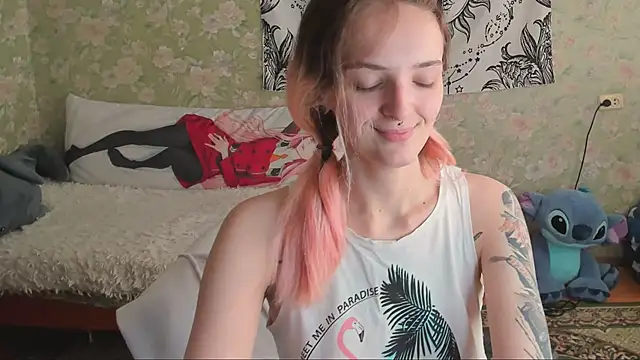 Snapshot of Cutie_Adelia chatting on 09-20-25, 10:16 Cutie Adelia online show from 09-20-25, 10:16