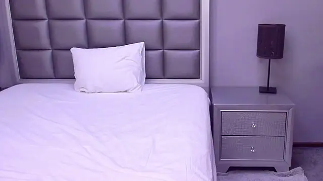 Snapshot of HellennSweet chatting on 02-06-25, 05:14 HellennSweet online show from 02-06-25, 05:14