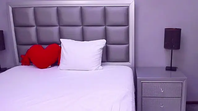 Snapshot of HellennSweet chatting on 02-15-25, 05:09 HellennSweet online show from 02-15-25, 05:09