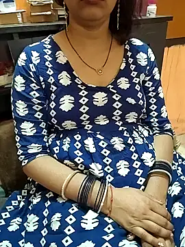 Snapshot of Diya_143 chatting on 04-21-26, 06:31 Diya 143 online show from 04-21-26, 06:31
