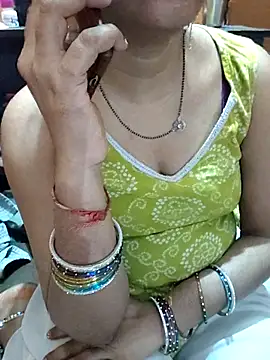 Snapshot of Diya_143 chatting on 04-23-26, 02:19 Diya 143 online show from 04-23-26, 02:19