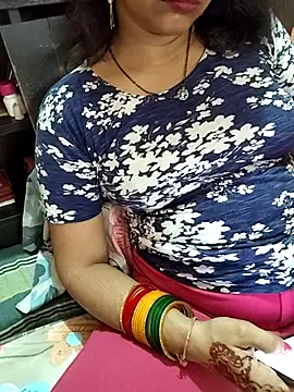 Snapshot of Diya_143 chatting on 05-16-26, 10:36 Diya 143 online show from 05-16-26, 10:36
