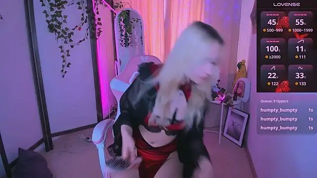 Snapshot of IrmaBell chatting on 03-20-25, 12:32 IrmaBell online show from 03-20-25, 12:32