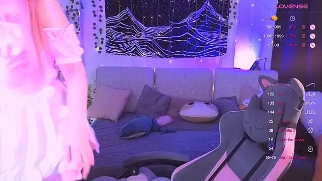 Snapshot of IrmaBell chatting on 11-13-25, 10:08 IrmaBell online show from 11-13-25, 10:08