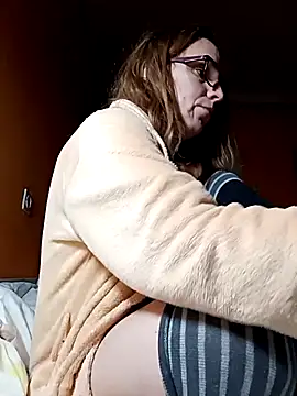 Dettybitch40 online show from 10-29-25, 06:15