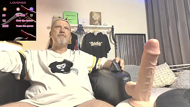 Snapshot of openminddaddy chatting on 03-11-25, 03:37 openminddaddy online show from 03-11-25, 03:37