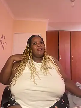 Snapshot of Michyboldy chatting on 02-04-25, 08:46 Michyboldy online show from 02-04-25, 08:46