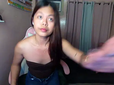 Snapshot of young_salsalita chatting on 07-16-26, 12:11 young salsalita online show from 07-16-26, 12:11