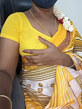 Snapshot of Tamil-hotwife chatting on 06-05-26, 04:13 Tamil-hotwife online show from 06-05-26, 04:13