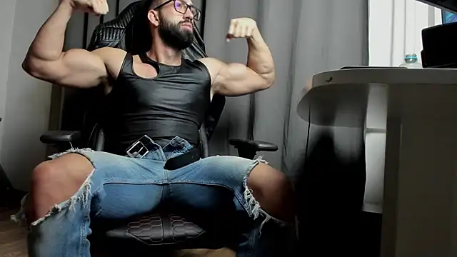 Snapshot of liamaesthetic chatting on 12-05-24, 05:15 liamaesthetic online show from 12-05-24, 05:15