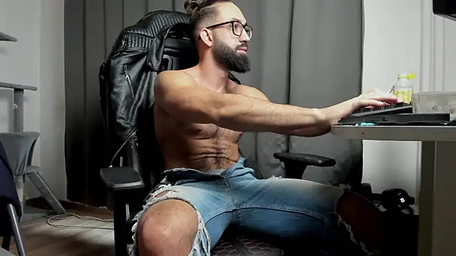 Snapshot of liamaesthetic chatting on 01-30-25, 07:50 liamaesthetic online show from 01-30-25, 07:50