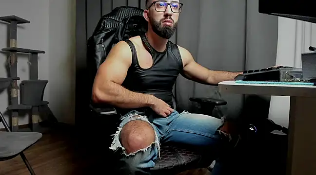 Snapshot of liamaesthetic chatting on 03-05-25, 07:27 liamaesthetic online show from 03-05-25, 07:27