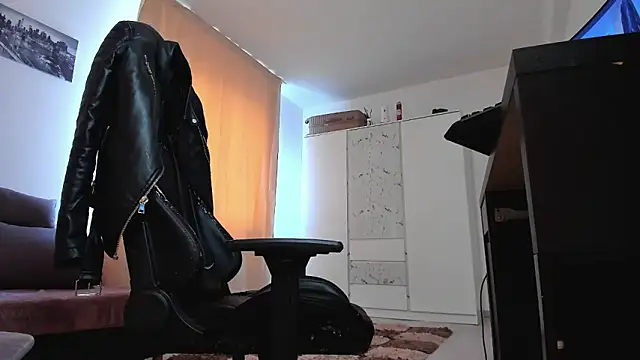 Snapshot of liamaesthetic chatting on 03-03-26, 07:36 liamaesthetic online show from 03-03-26, 07:36