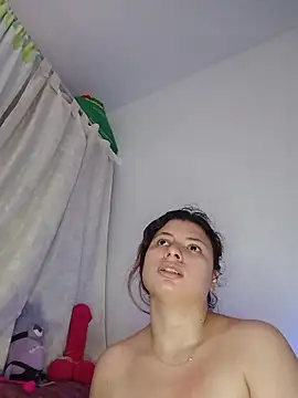 Snapshot of lilac_night33 chatting on 09-23-25, 12:52 lilac night33 online show from 09-23-25, 12:52