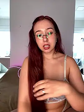 tsuki chan on online show from 01-08-26, 03:25