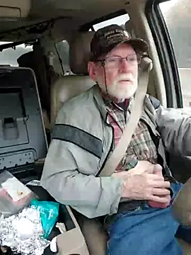 Snapshot of CDforU chatting on 10-30-25, 03:24 CDforU online show from 10-30-25, 03:24