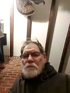 Snapshot of CDforU chatting on 11-18-25, 04:28 CDforU online show from 11-18-25, 04:28