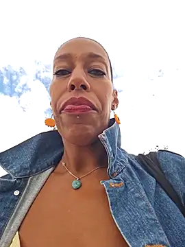 Goldenlace online show from 09-10-25, 10:37