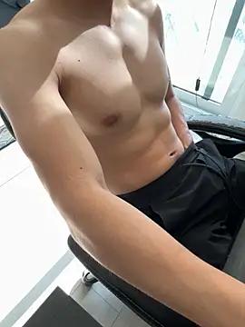 1714914111 online show from 10-06-25, 02:14