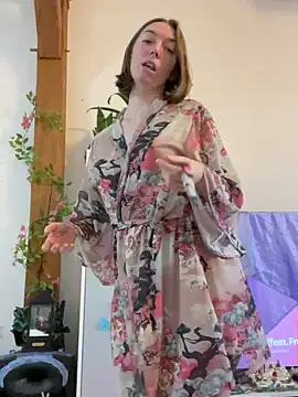 Daisy Michto Officiel online show from 12-17-24, 09:07