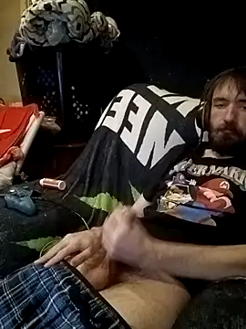 Snapshot of ShadowyTube chatting on 02-15-25, 07:49 ShadowyTube online show from 02-15-25, 07:49