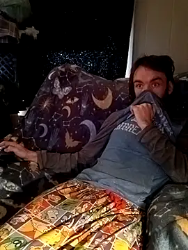 Snapshot of ShadowyTube chatting on 03-22-25, 04:04 ShadowyTube online show from 03-22-25, 04:04