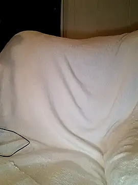 Snapshot of ShadowyTube chatting on 11-25-25, 05:40 ShadowyTube online show from 11-25-25, 05:40