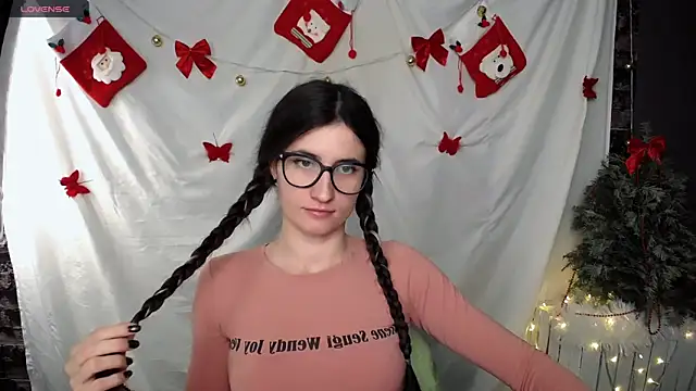 Snapshot of MaryEm976 chatting on 12-30-24, 10:10 MaryEm976 online show from 12-30-24, 10:10