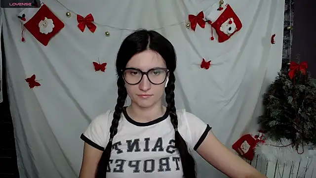 Snapshot of MaryEm976 chatting on 01-07-25, 08:45 MaryEm976 online show from 01-07-25, 08:45