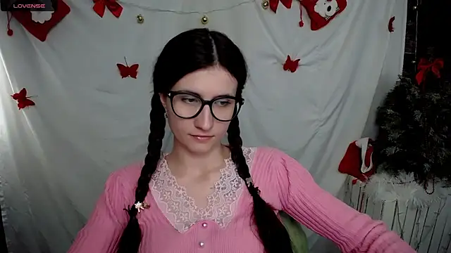 Snapshot of MaryEm976 chatting on 01-11-25, 08:33 MaryEm976 online show from 01-11-25, 08:33