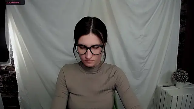 Snapshot of MaryEm976 chatting on 01-26-25, 10:34 MaryEm976 online show from 01-26-25, 10:34