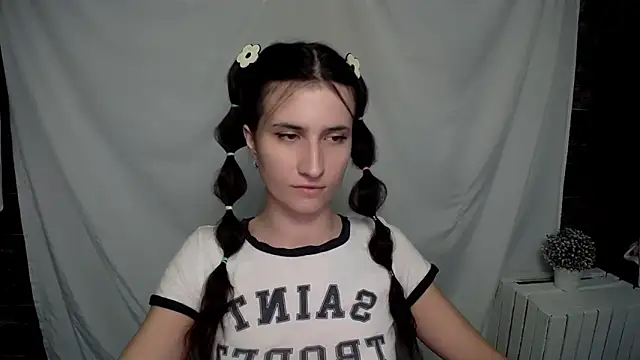 Snapshot of MaryEm976 chatting on 02-02-25, 08:02 MaryEm976 online show from 02-02-25, 08:02