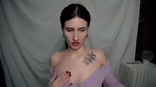 Snapshot of MaryEm976 chatting on 02-12-25, 08:06 MaryEm976 online show from 02-12-25, 08:06