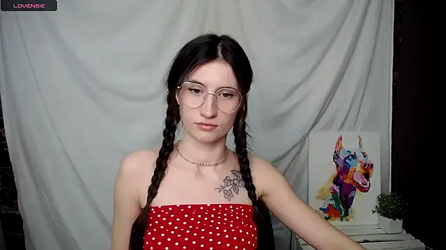 Snapshot of MaryEm976 chatting on 03-10-25, 08:37 MaryEm976 online show from 03-10-25, 08:37