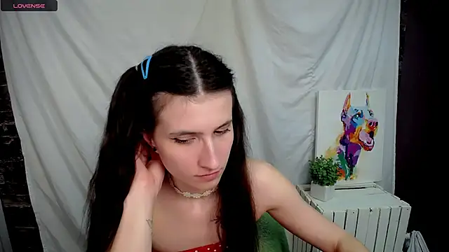 Snapshot of MaryEm976 chatting on 03-13-25, 02:44 MaryEm976 online show from 03-13-25, 02:44