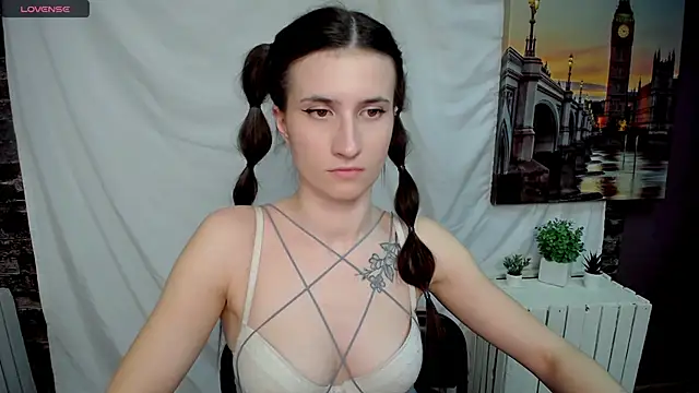 Snapshot of MaryEm976 chatting on 03-15-25, 12:45 MaryEm976 online show from 03-15-25, 12:45