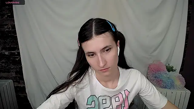 Snapshot of MaryEm976 chatting on 03-18-25, 03:10 MaryEm976 online show from 03-18-25, 03:10