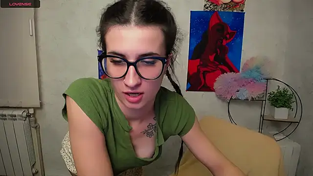 Snapshot of MaryEm976 chatting on 11-02-25, 10:50 MaryEm976 online show from 11-02-25, 10:50