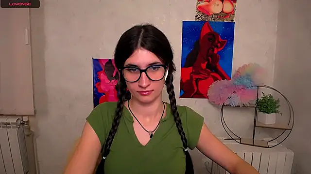 Snapshot of MaryEm976 chatting on 11-13-25, 01:10 MaryEm976 online show from 11-13-25, 01:10