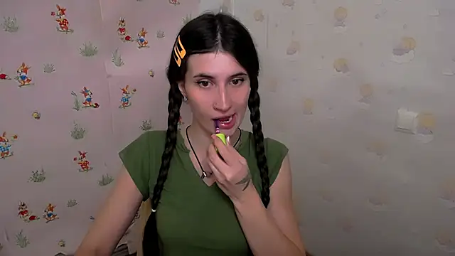 Snapshot of MaryEm976 chatting on 11-29-25, 08:50 MaryEm976 online show from 11-29-25, 08:50