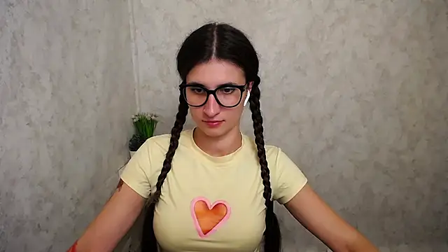 Snapshot of MaryEm976 chatting on 06-24-26, 12:04 MaryEm976 online show from 06-24-26, 12:04