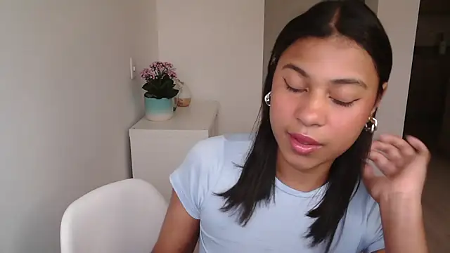 Snapshot of dark_enchantress_ chatting on 12-08-24, 10:25 dark enchantress online show from 12-08-24, 10:25